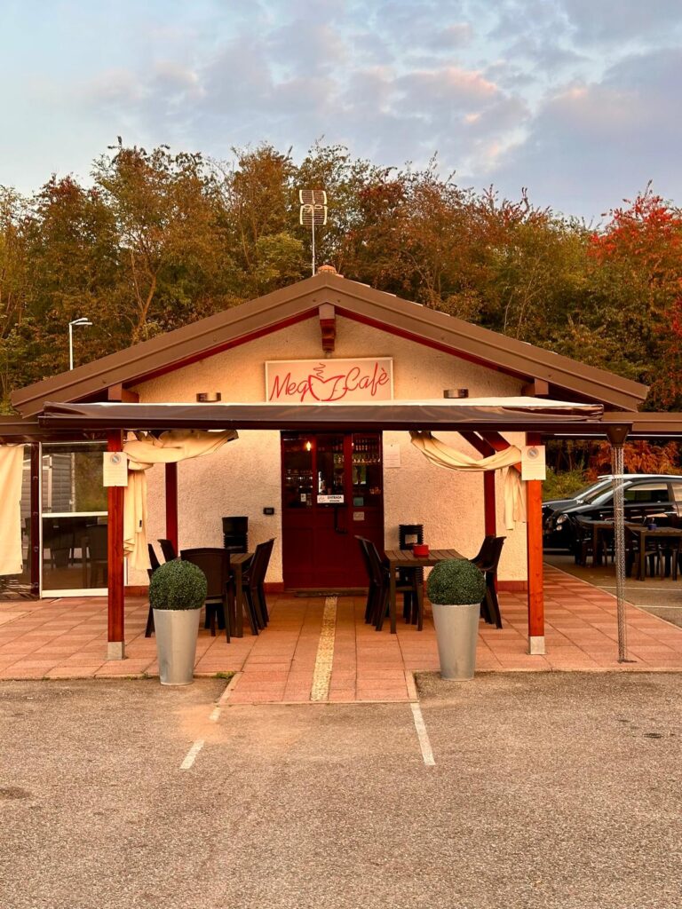 Meg Cafè